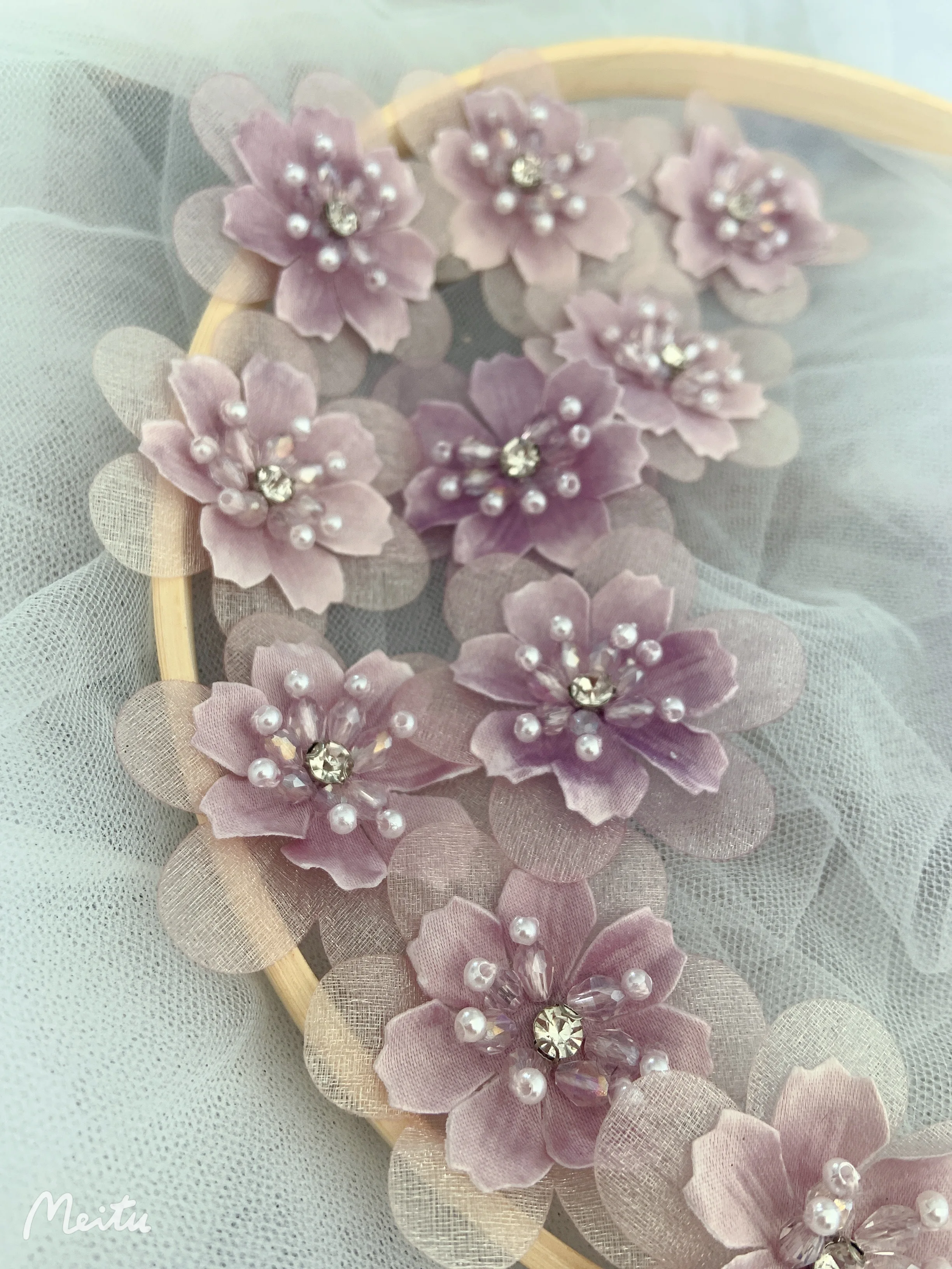 10 Штук фиолетовых лепестков Ручной работы, 3D цветы, бусины, жемчужная цветочная аппликация из органзы для шитья Zakka, принадлежности для вечеринок 0