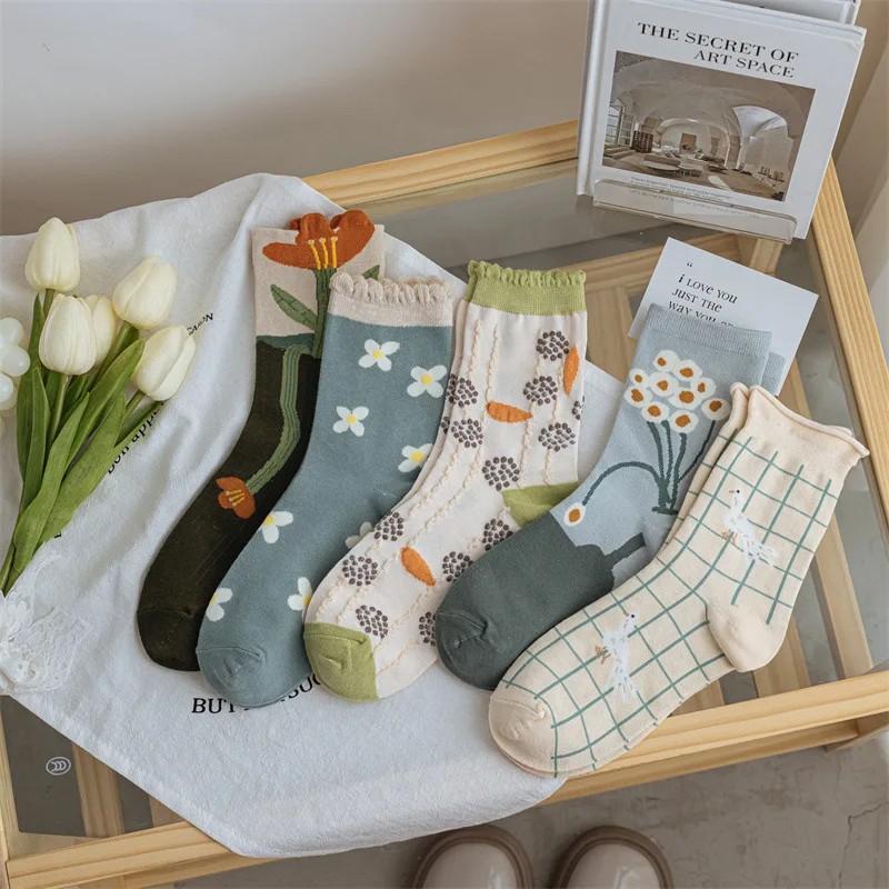 Женские носки нового стиля, весенние модные хлопчатобумажные носки с милым цветком в японском стиле, дышащие, повседневные, модные, впитывающие пот